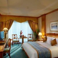 DUBAI METROPOLITAN PALACE HOTEL 5*